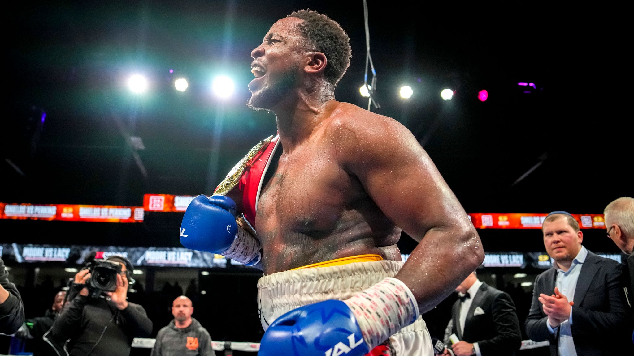 Brandon Moore celebrates his victory against Skylar Lacy