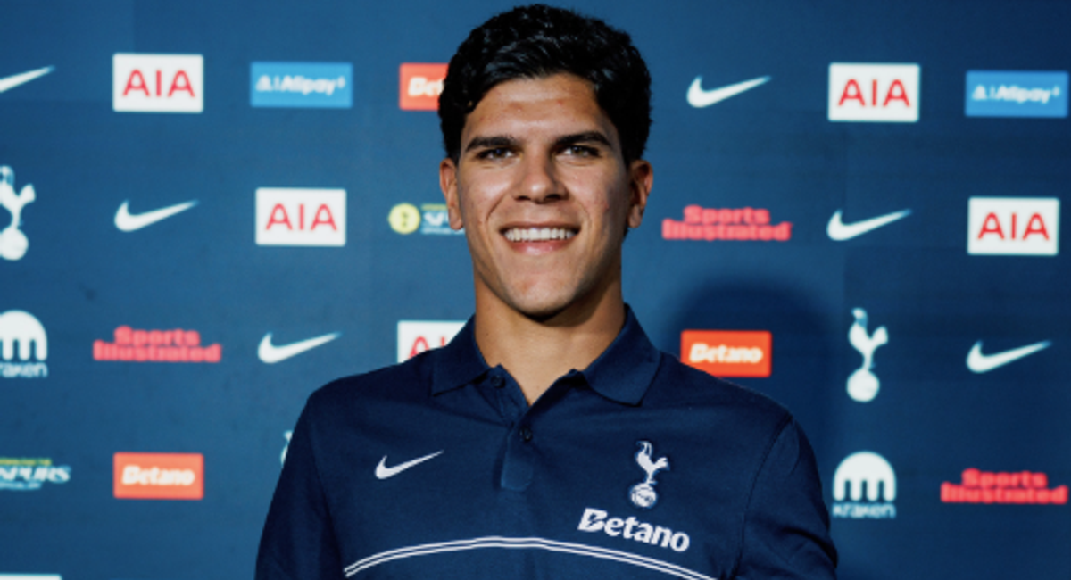 Mateus Fernandes poses at his Spurs introduction