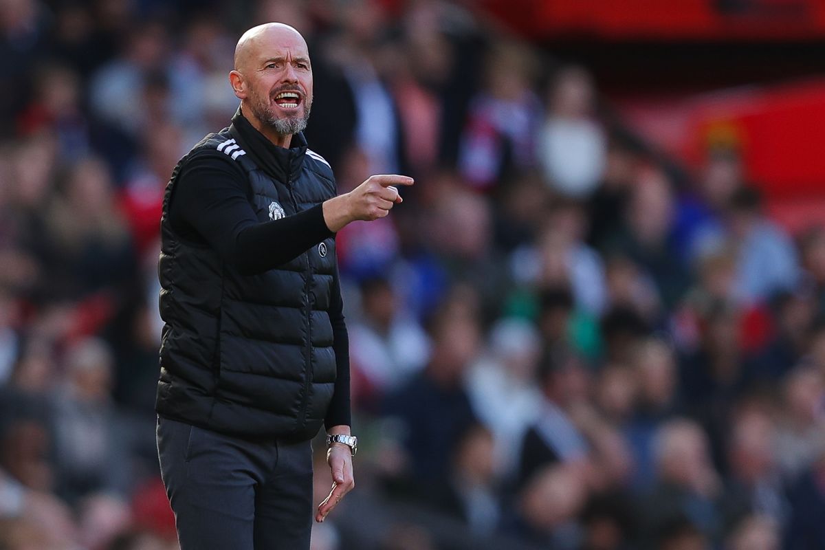 MANCHESTER, ENGLAND - OCTOBER 19: Erik ten Hag, manager of Manchester United, issues instructions during the Premier League match between Manchester United FC and Brentford FC at Old Trafford on October 19, 2024 in Manchester, England. (Photo by James Gill - Danehouse/Getty Images)