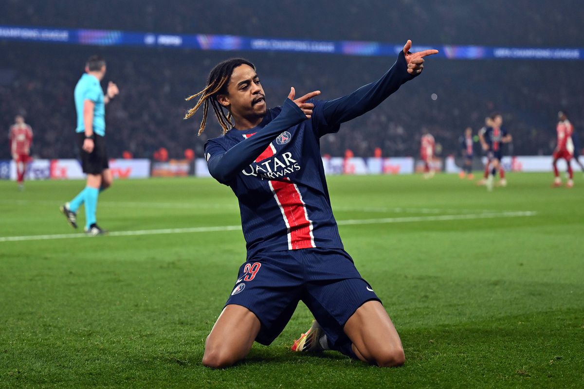 Bradley Barcola celebrates for PSG