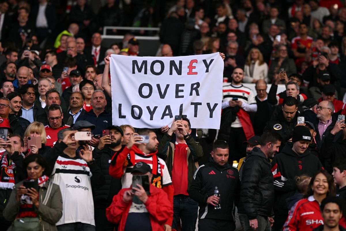 Man Utd fans have expressed their anger with the treatment of long-term supporters