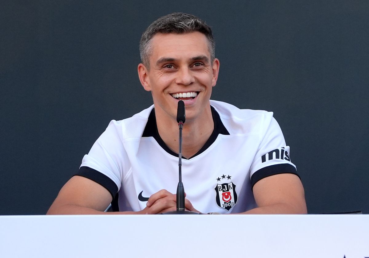 Leandro Trossard at a press conference
