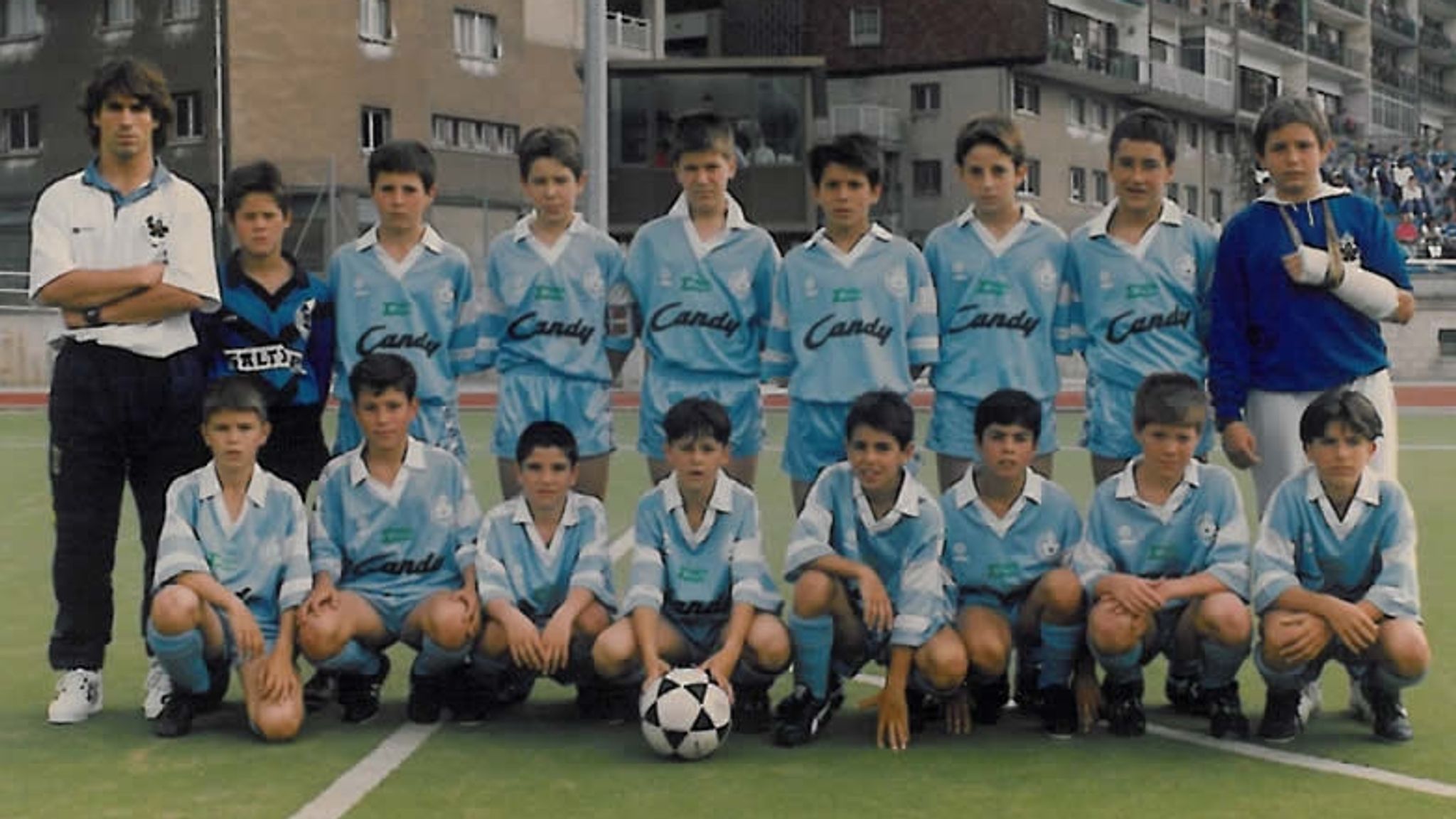 Roberto Montiel (top left), Mikel Arteta (third from bottom right) and Xabi Alonso (second from bottom right) (Credit: Antiguoko)