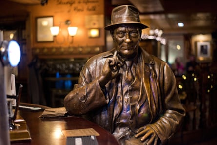 A life-size bronze statue of the artist