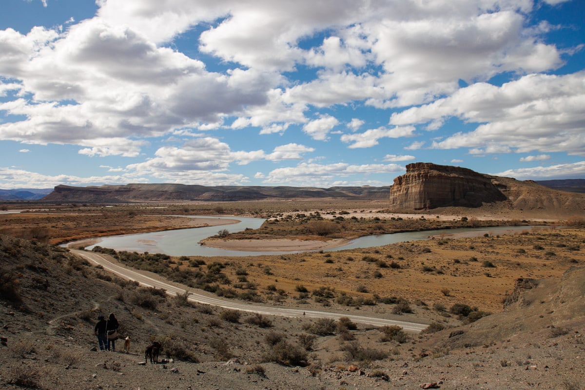 The Chubut River in Cerro Cóndor, an arid landscape in Argentina.