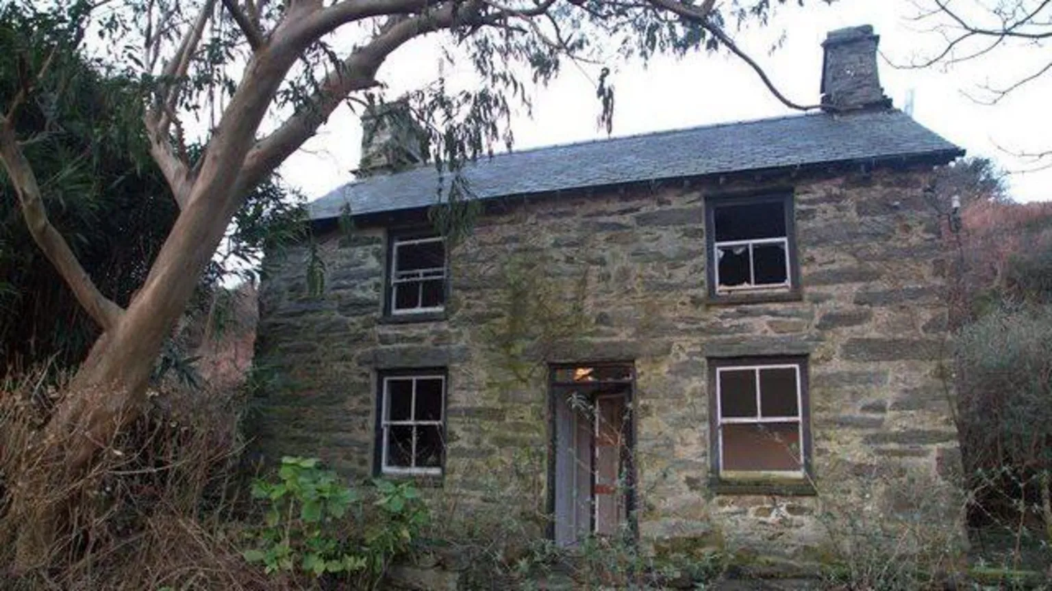 Arthur C Harris / Geograph.org.uk A dilapidated farmhouse