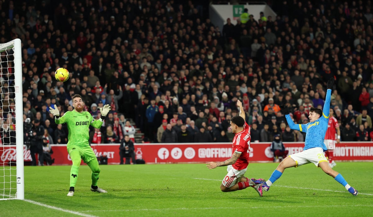 Nottingham Forest's Morgan Gibbs-White heads wide against Wolves.