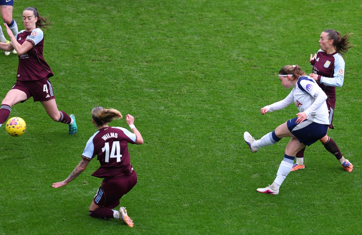 Gaupset of Tottenham scores.