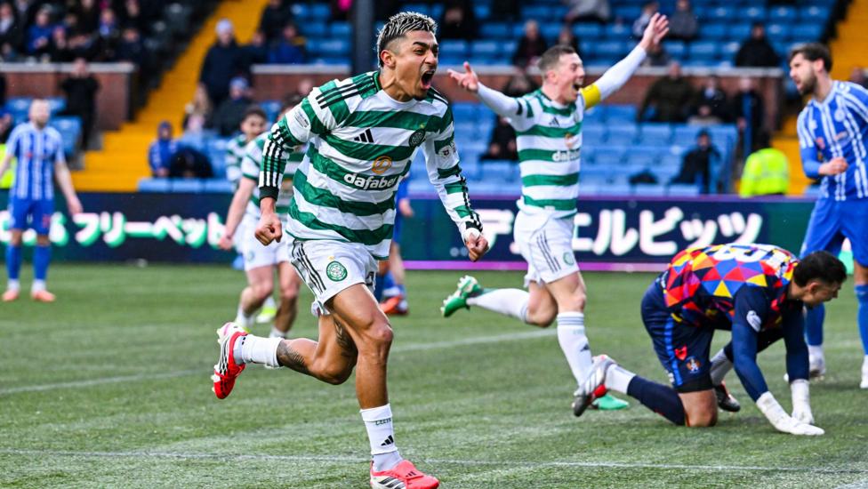 Celtic defender Julian Araujo