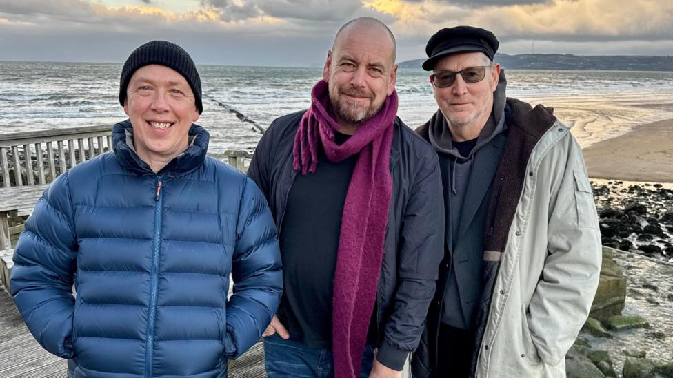 Emlyn Gomer, Geth Tomos a Henry Priestman