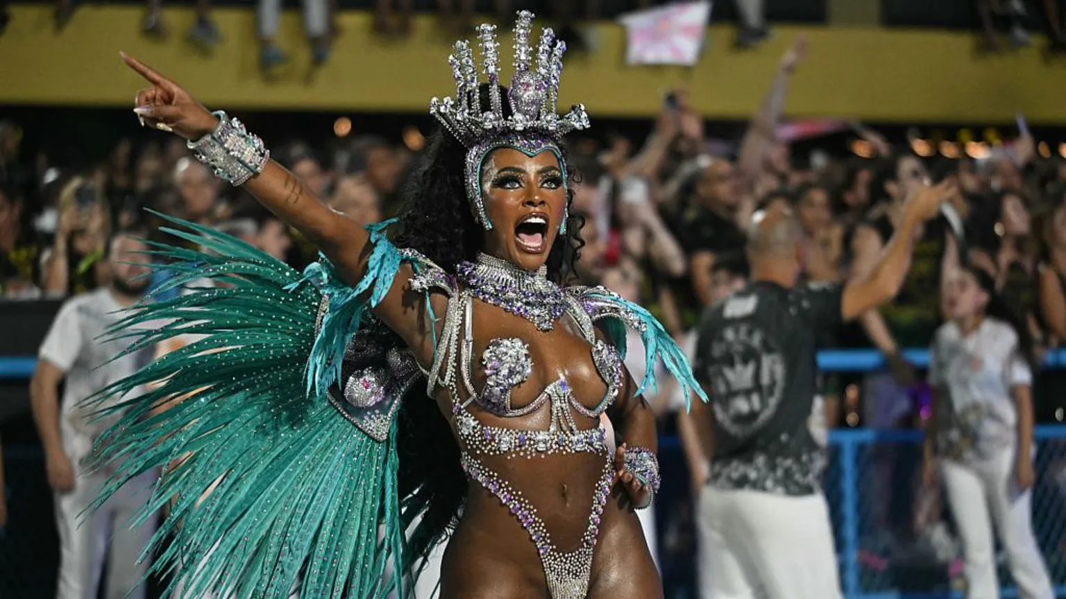  Revellers of the Unidos do Viradouro samba school.