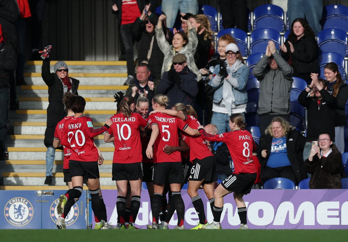 Simi Awujo equalises for United!