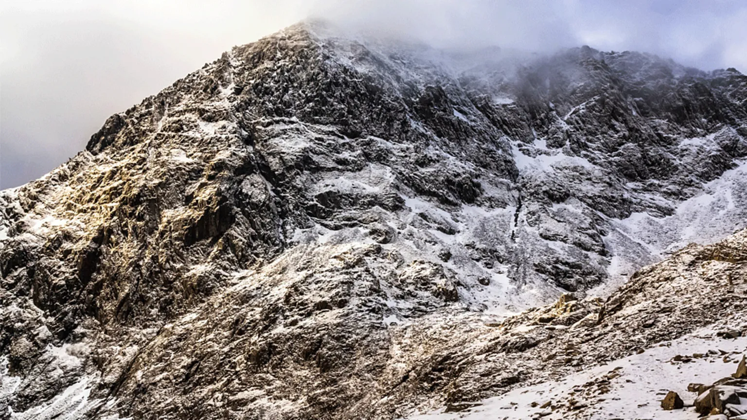  Peak of Yr Wyddfa covered in snow