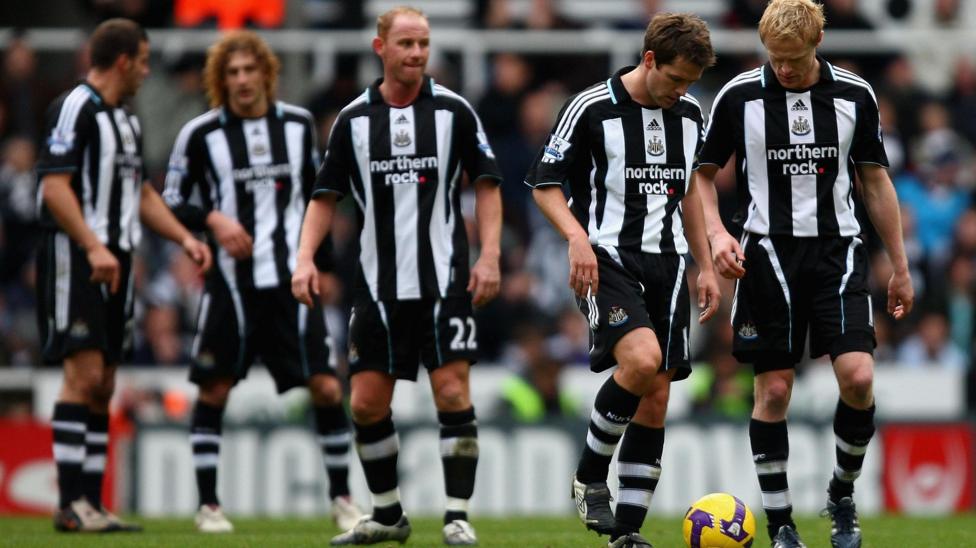 Newcastle players look dejected during the 2008-09 season