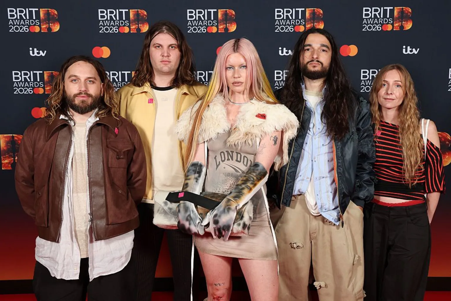  Ellis Durand, Henry Holmes, Rhian Teasdale, Josh Mobaraki and Hester Chambers of Wet Leg