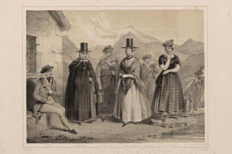 Pobl mewn gwisg draddodiadol