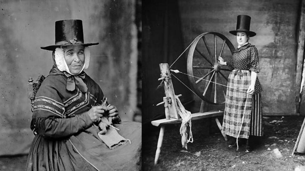 dwy ddynes mewn gwisg draddodiadol