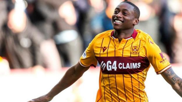 Tawanda Maswanhise celebrates