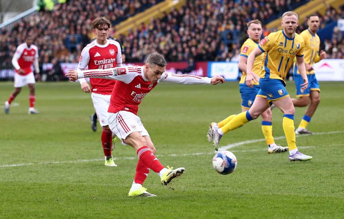 Arsenal's Leandro Trossard shoots at goal