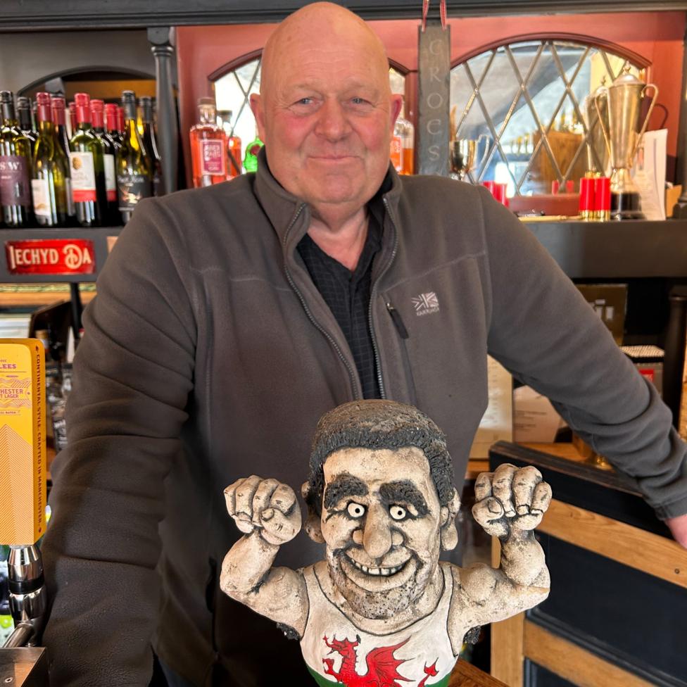 Alun a thlws Cymry Cryfaf