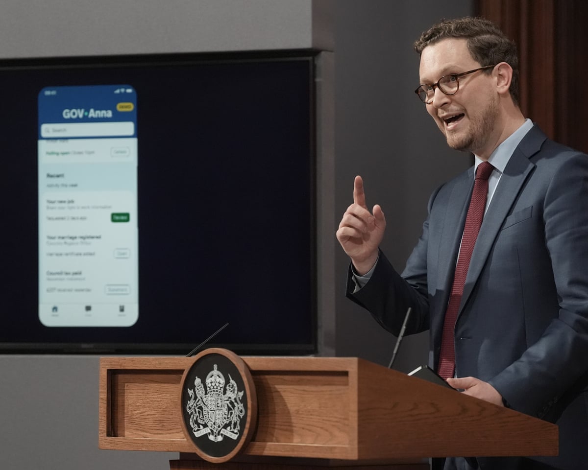 Darren Jones speaking at a lectern.