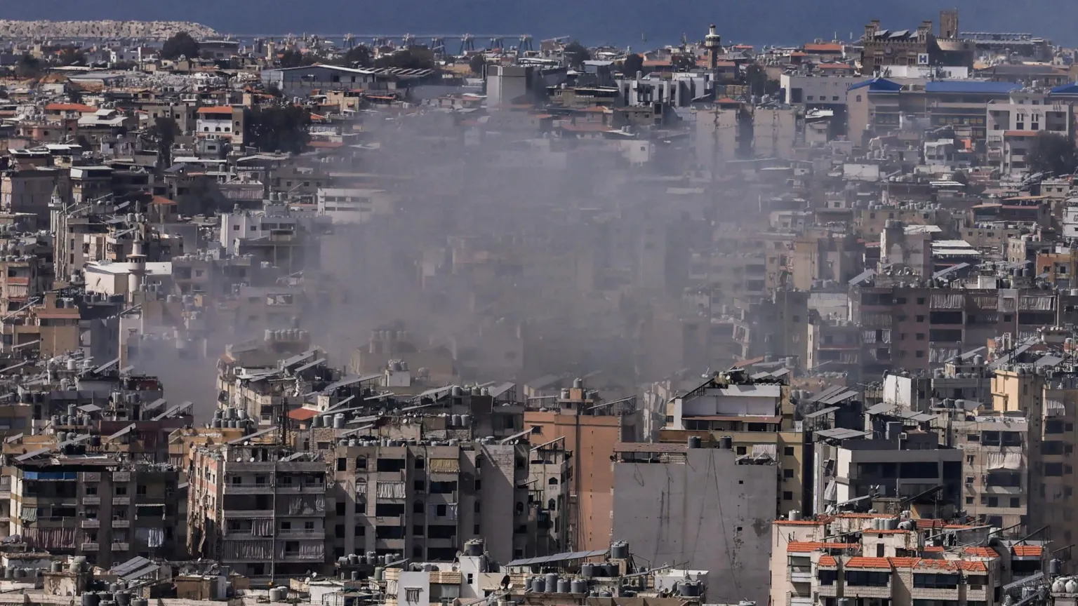  Smoke rises from Beirut's southern suburbs following Israeli strikes on Lebanon (12 March 2026)