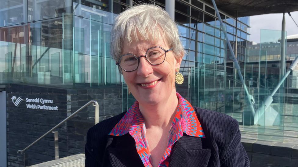 Prifardd Gwyneth Lewis