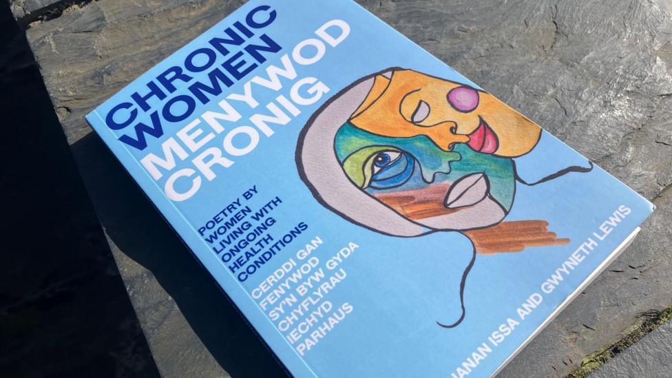 Cyfrol 'Menywod Cronig'