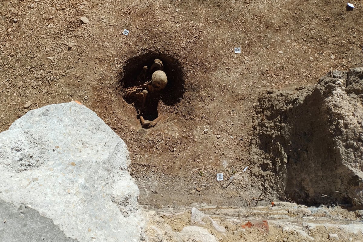Five tombs of Gauls buried in a seated position have been discovered in central Dijon.