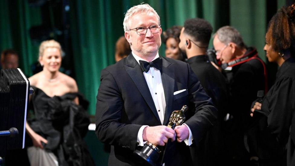 Dan gyda'i Oscar gyntaf yn 2023