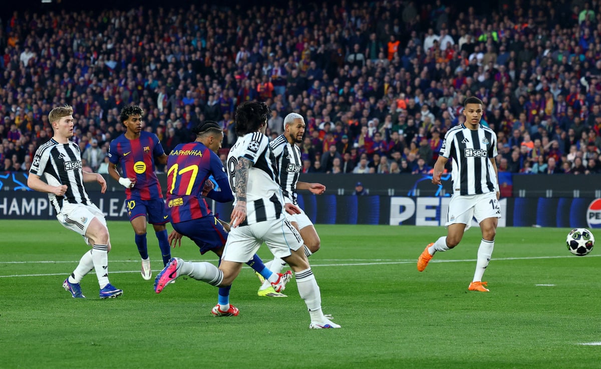 Raphinha cooly slots home, and Barca lead.