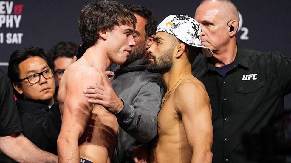 Luke Riley faces off with Michael Aswell Jr