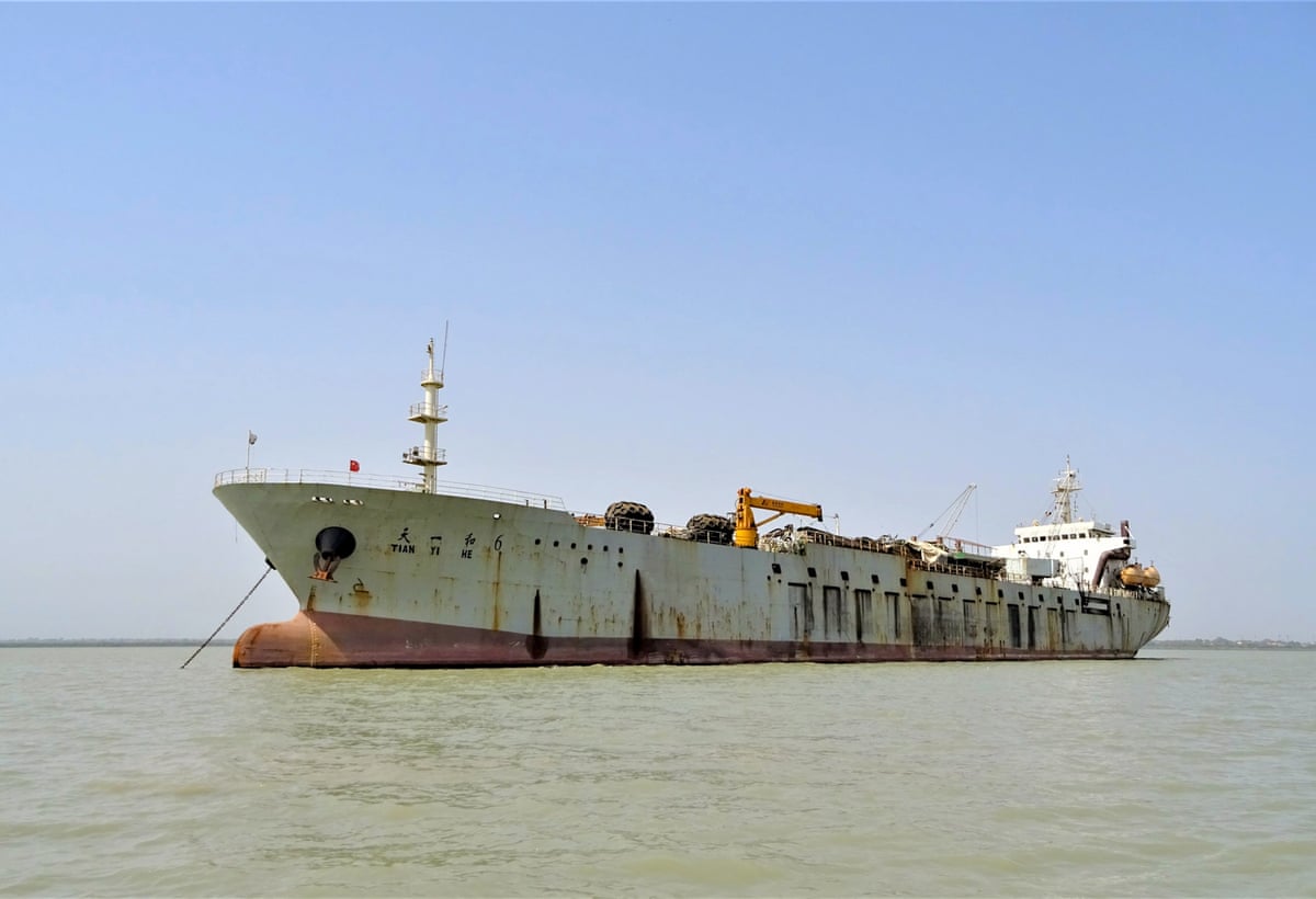 The Tian Yi He 6 vessell in West Africa