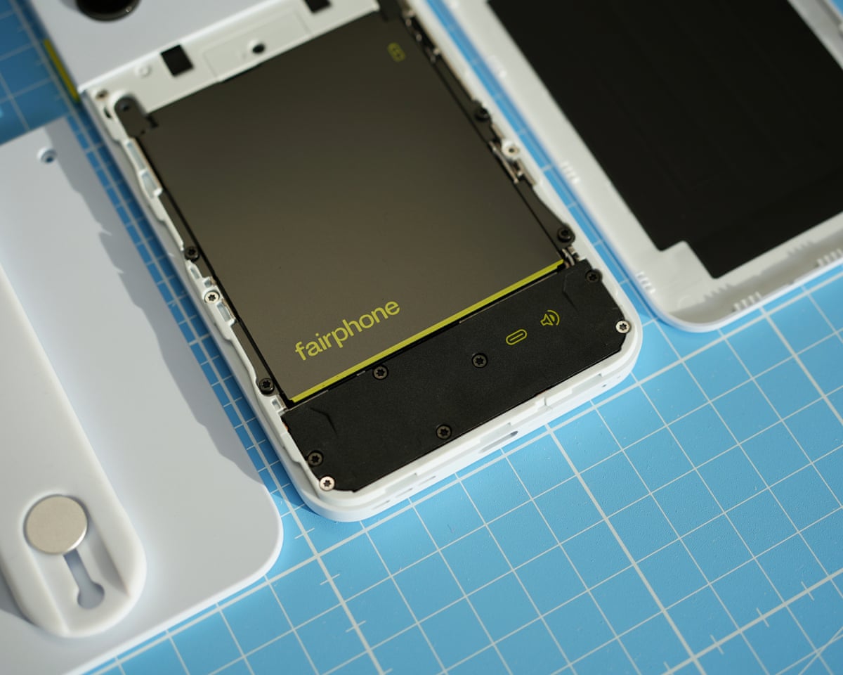 The battery of the Fairphone 6.