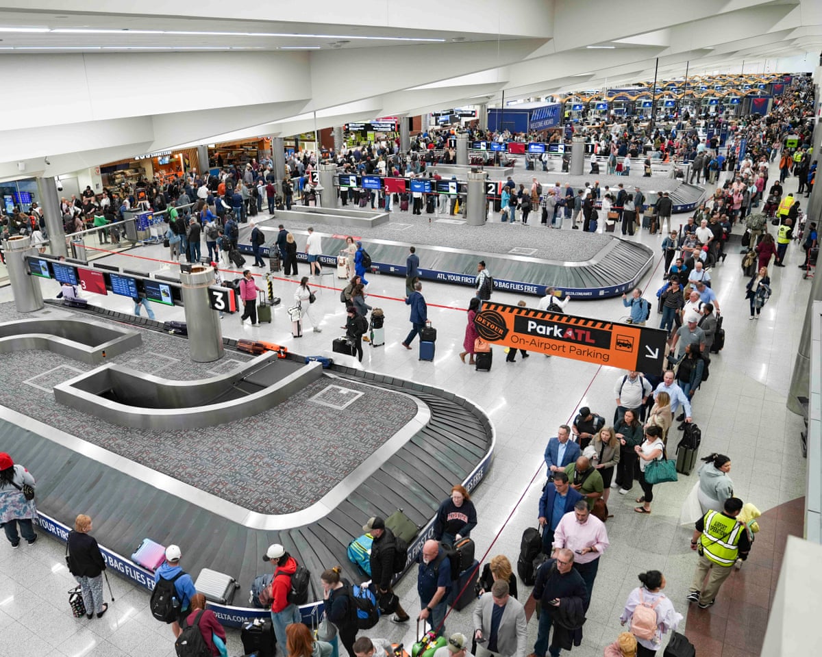 Long lines at Atlanta Hartsfield-Jackson international airport.