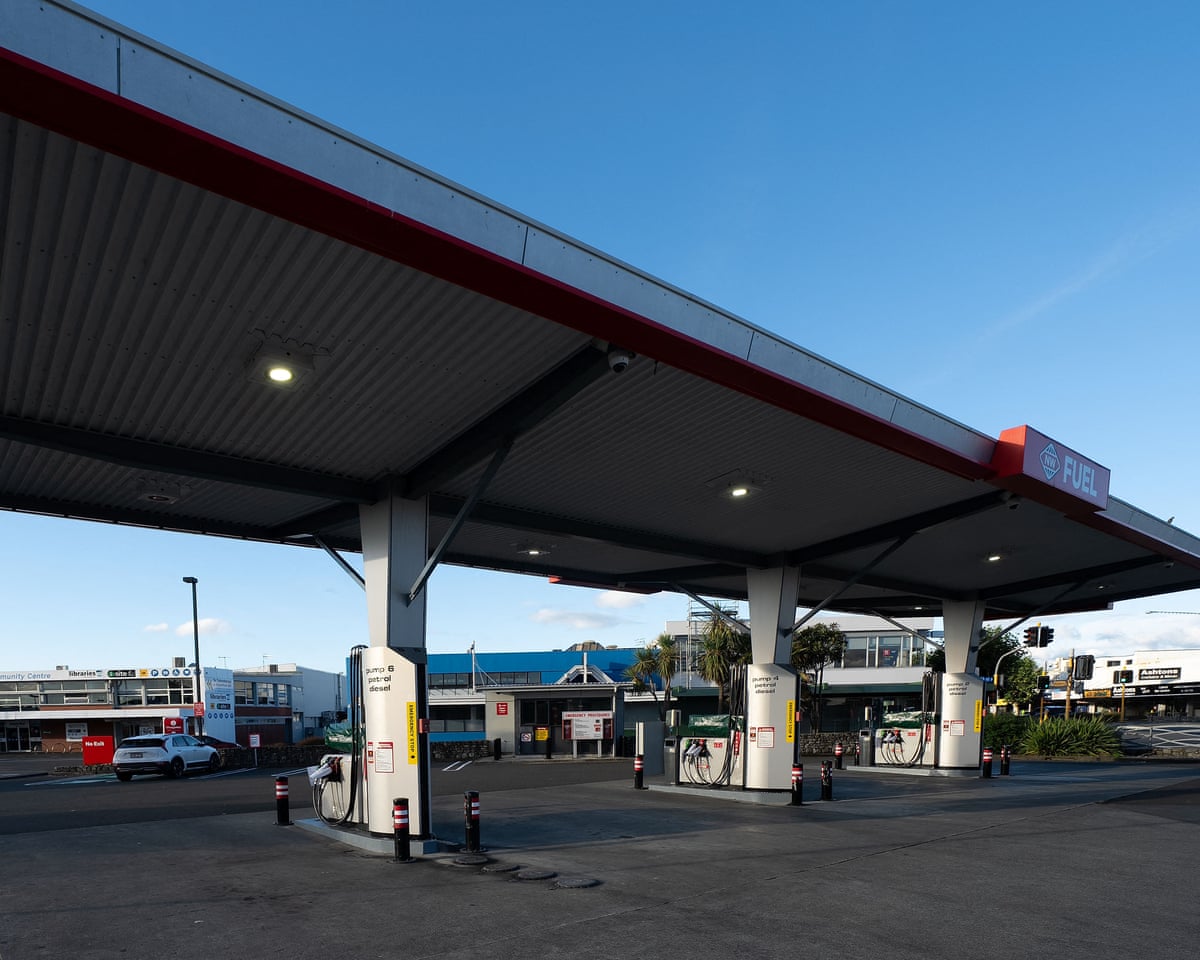 Notes saying ‘out of stock’ at a petrol station in Levin, New Zealand, last Thursday