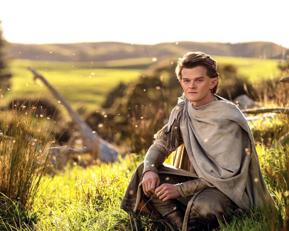 Robert Aramayo as Elrond in The Rings of Power.