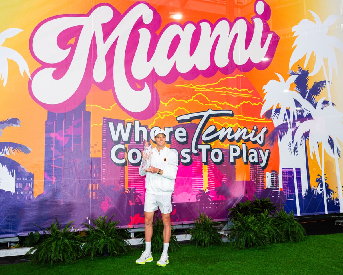 Jannik Sinner with the Miami Open trophy.