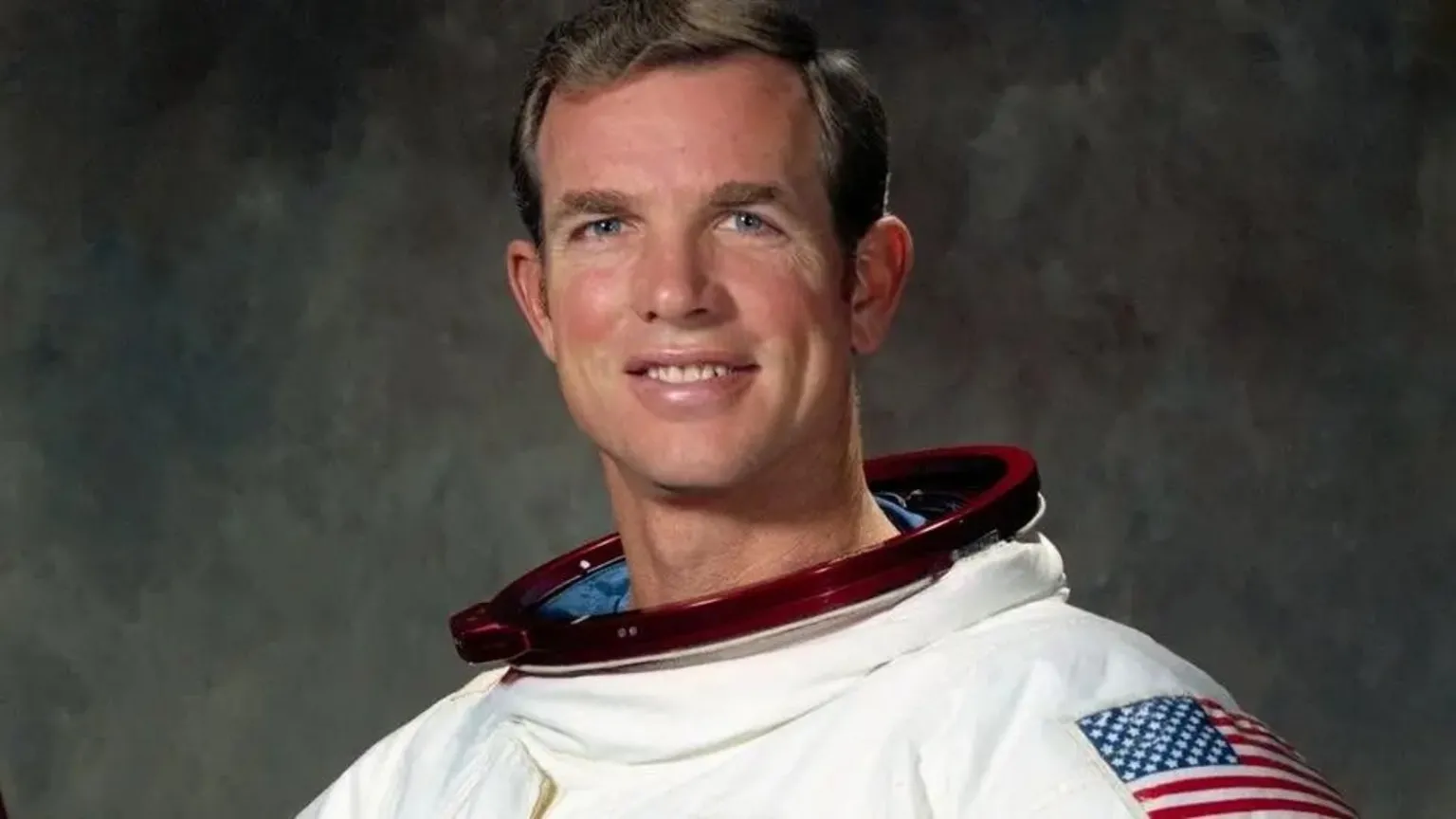 NASA Official portrait of David Scott in his spacesuit