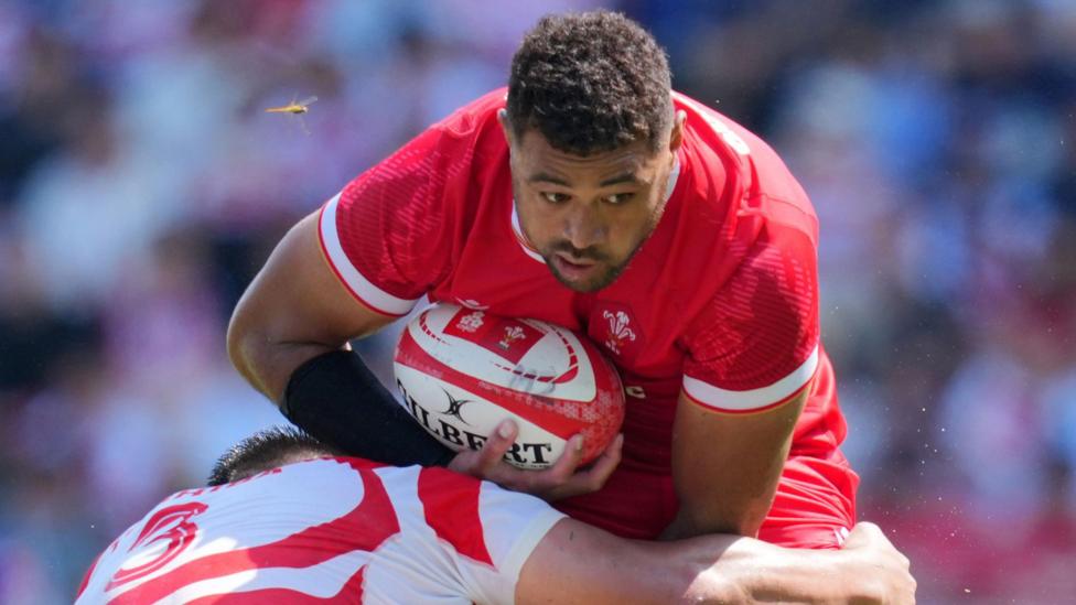 Taulupe Faletau carries the ball for Wales against Japan