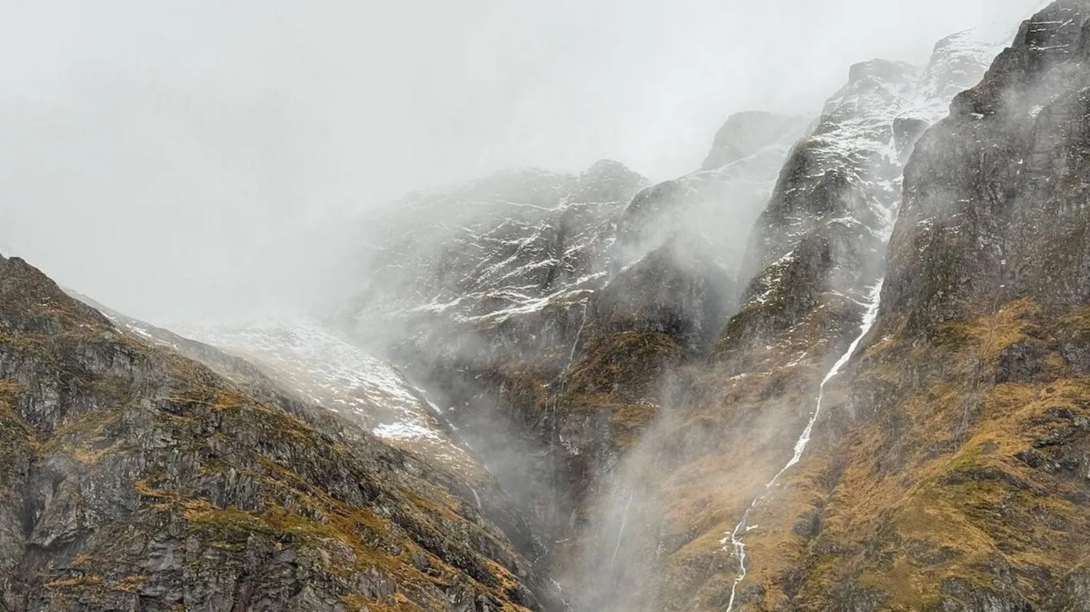 SAIS Creag Meagaidh Mist-covered mountain crags and cliffs in the Creag Meagaidh area.