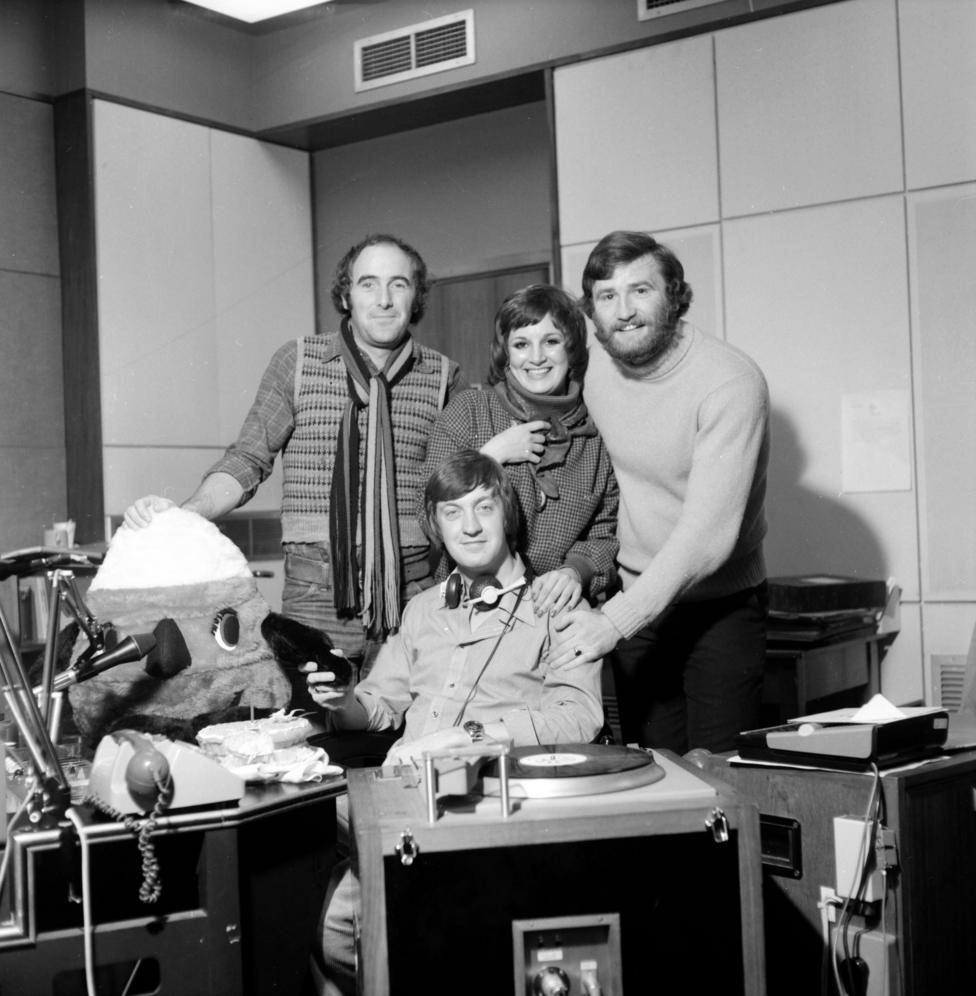 Gyda Dewi Pws, Gillian Elisa a Ray Gravell