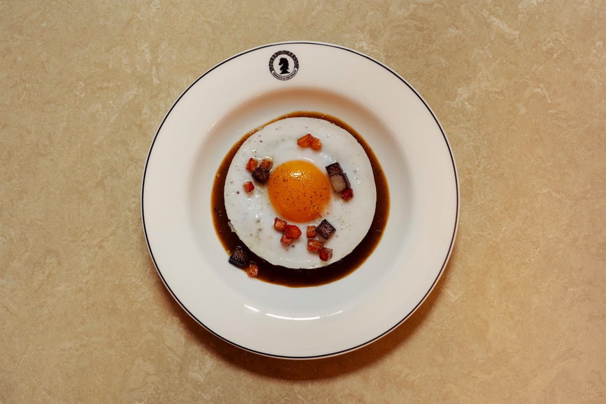 Bubble and Squeak at The Grand Divan at Simpsons on the Strand-3629