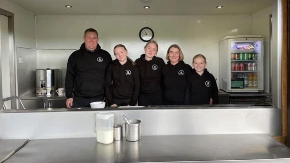 Andrea Moore a'i theulu