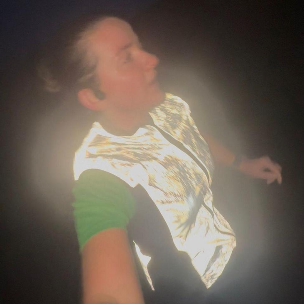 Hyfforddi yn y glaw ym misoedd tywyll y gaeaf