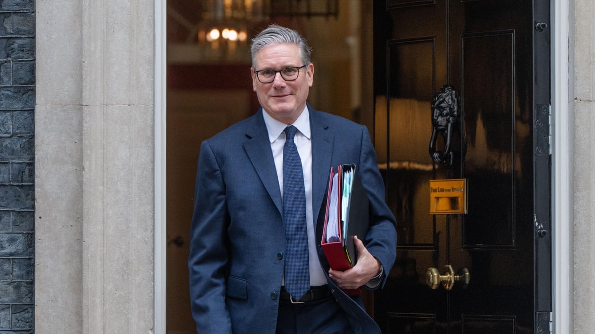 'I'm not going to yield': Starmer responds to Trump's threat to axe UK-US trade deal – video