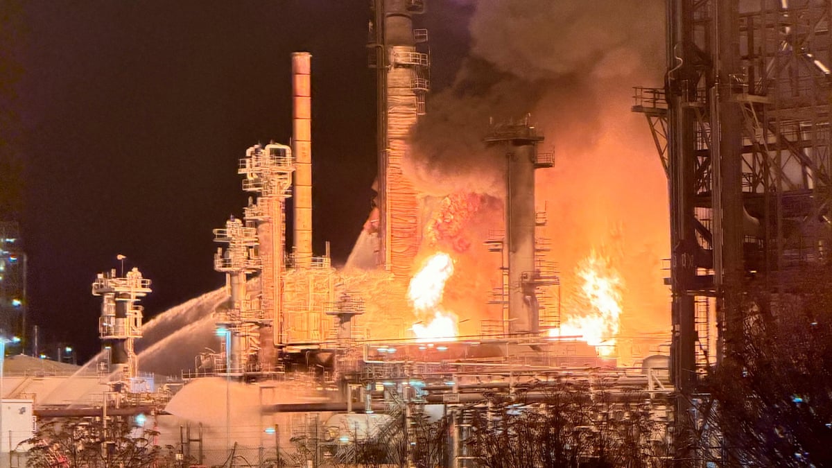 Geelong fire: major blaze breaks out at Australia's Viva oil refinery – video