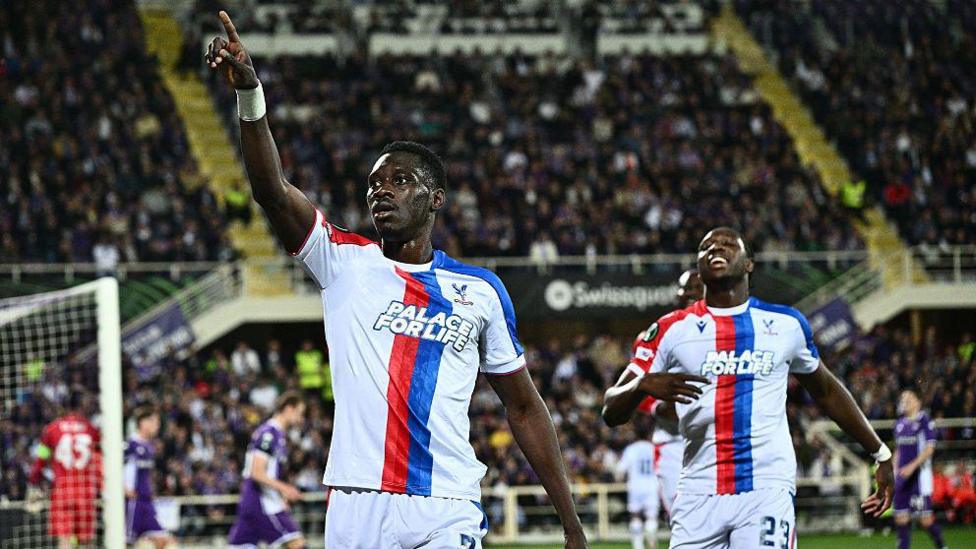 Ismaila Sarr celebrates scoring against Fiorentina 