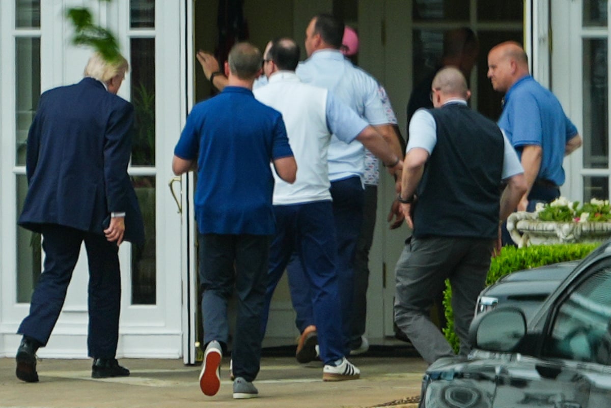 US president Donald Trump arrives at Trump National Golf Club in Sterling 