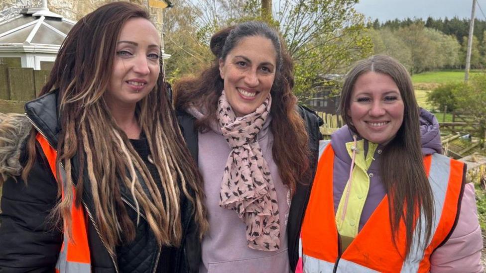 Llun Becky, Ella a Teri